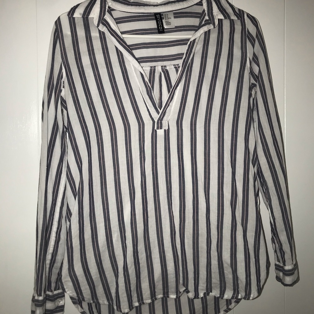 Divided long sleeve top